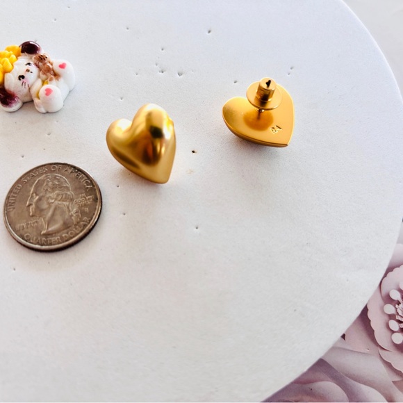 ROXANNE ASSOULIN The Puffy Heart Gold Stud Earrings - Picture 7 of 7